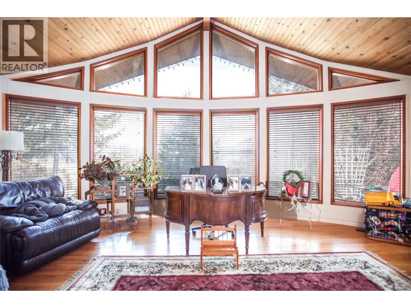 Property Photo: 164 Cliffview Drive BC V4Y 4C1