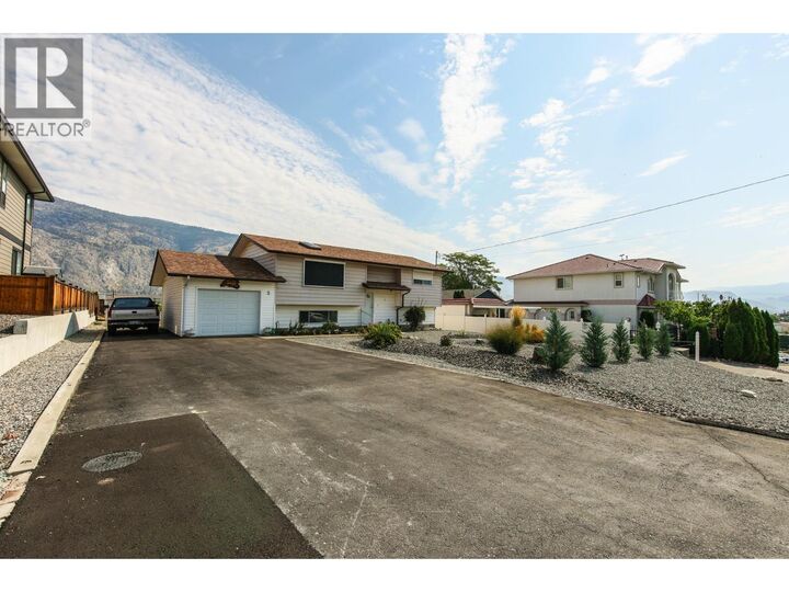 5 McIntosh Court — photo 1