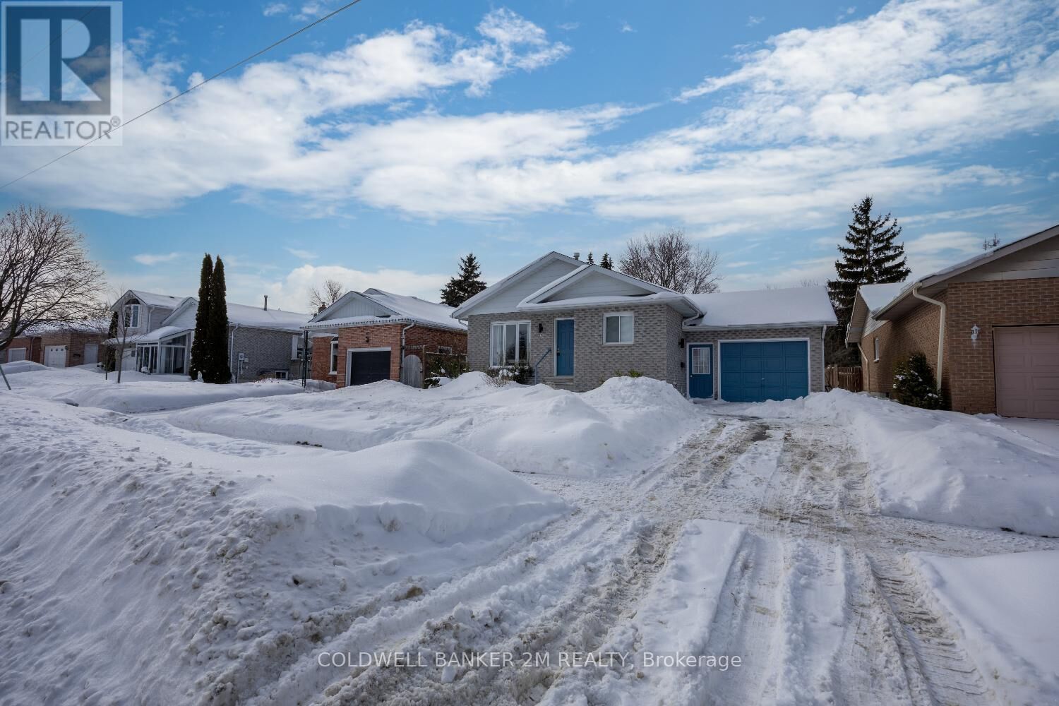 Photo de la propriété: 63 Lori Boulevard ON K9V 6B7