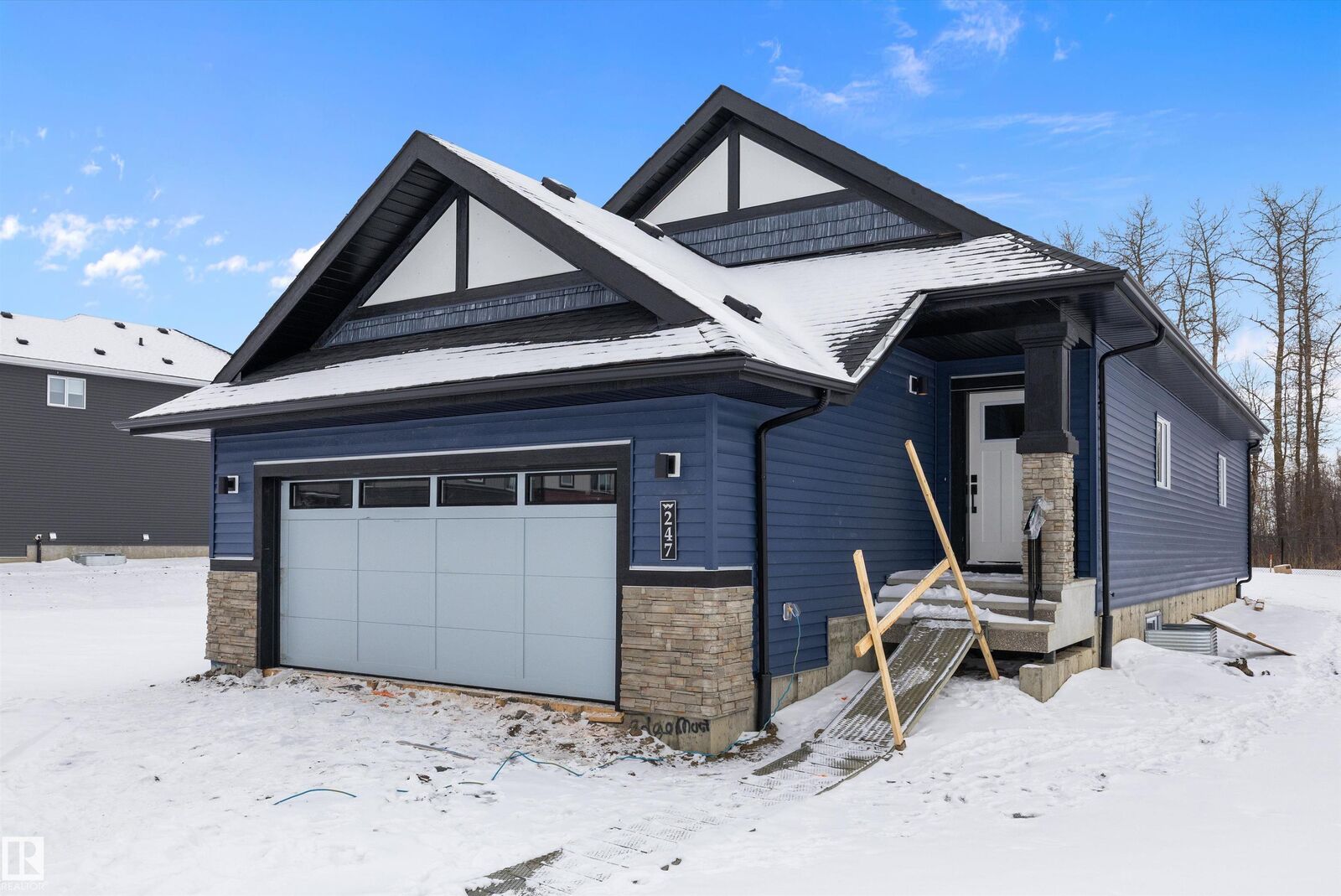 Property Photo:  247 Edgemont Green Green NW  AB T6M 3J7 