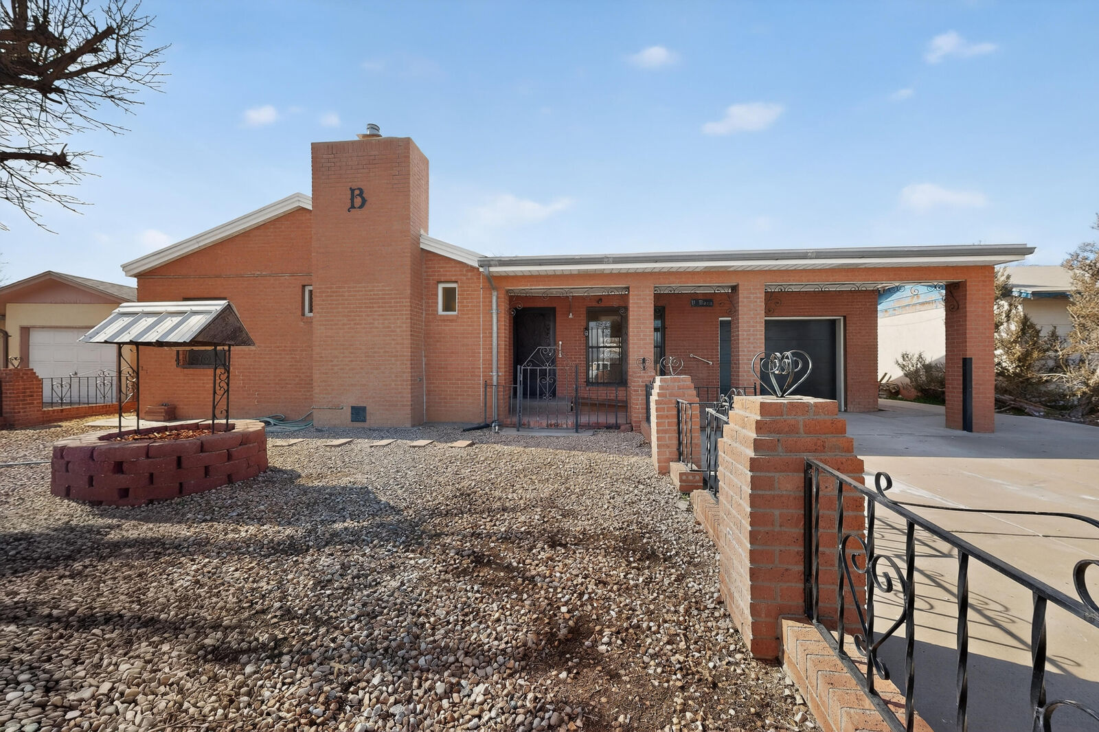 Property Photo:  2613 San Isidro Street NW  NM 87104 