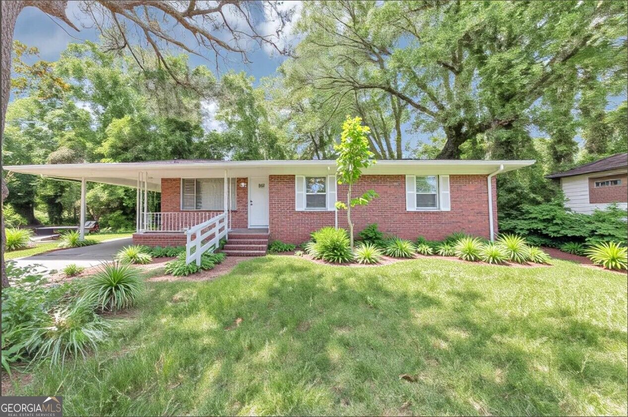 Property Photo:  844 Oak Street NW  GA 30318 