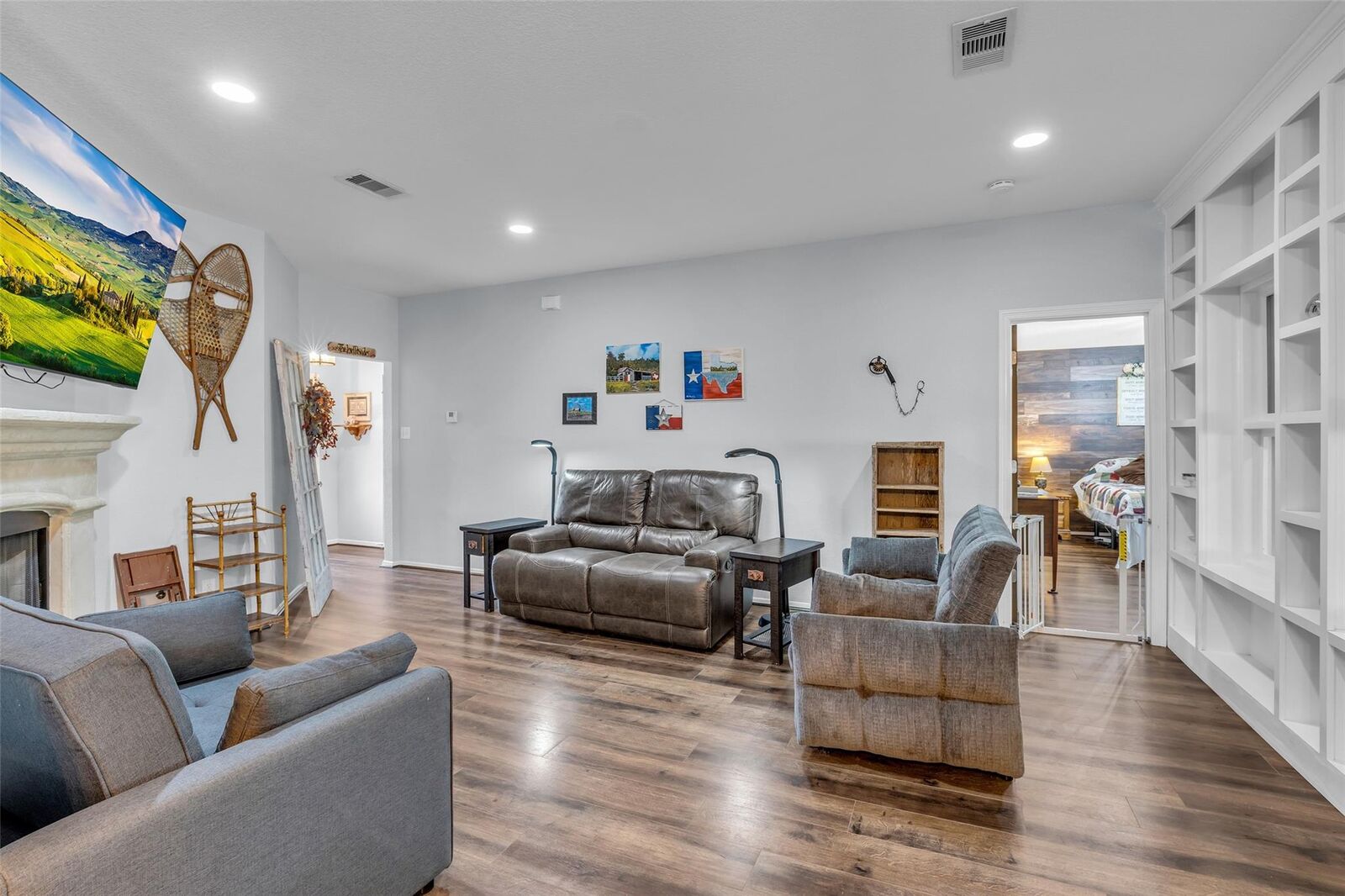 Property Photo: 242 Sunset Path N TX 77316