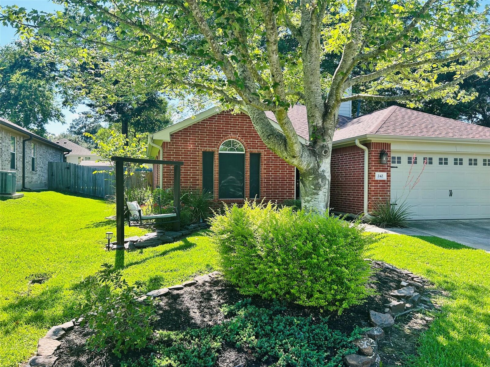 Property Photo:  242 Sunset Path N  TX 77316 