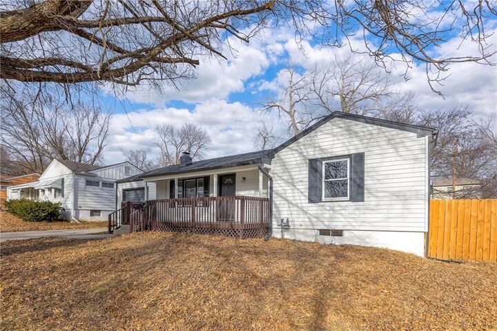 Property Photo:  3303 N McCoy Street  MO 64050 