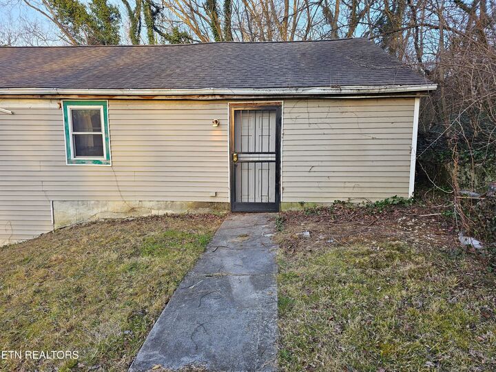 Property Photo:  2400 Center Ave  TN 37915 