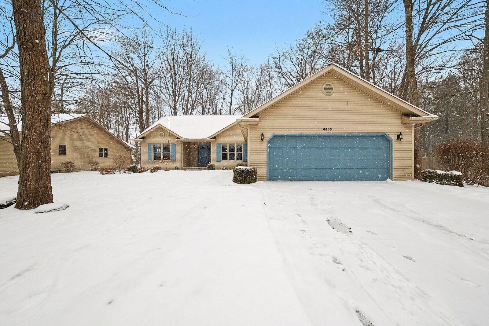 Property Photo:  6605 Winterberry  MI 48640 