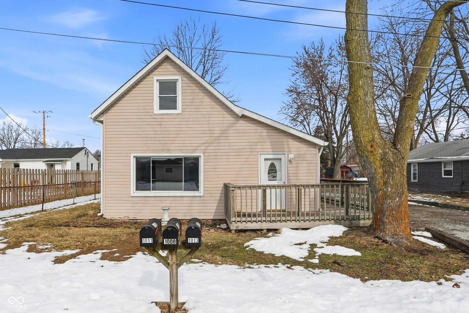 Property Photo:  1008 E 7th Street  IN 46140 