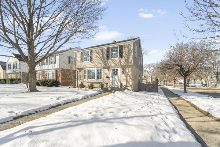 Property Photo: 5281 N Kent Ave WI 53217