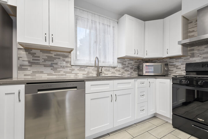 Property Photo:  9237 S 77th Avenue  IL 60457 