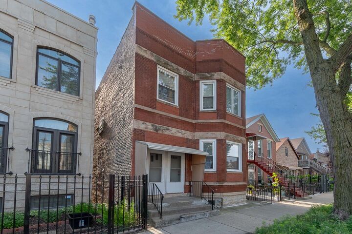 Property Photo:  2821 S Emerald Avenue 1R  IL 60616 