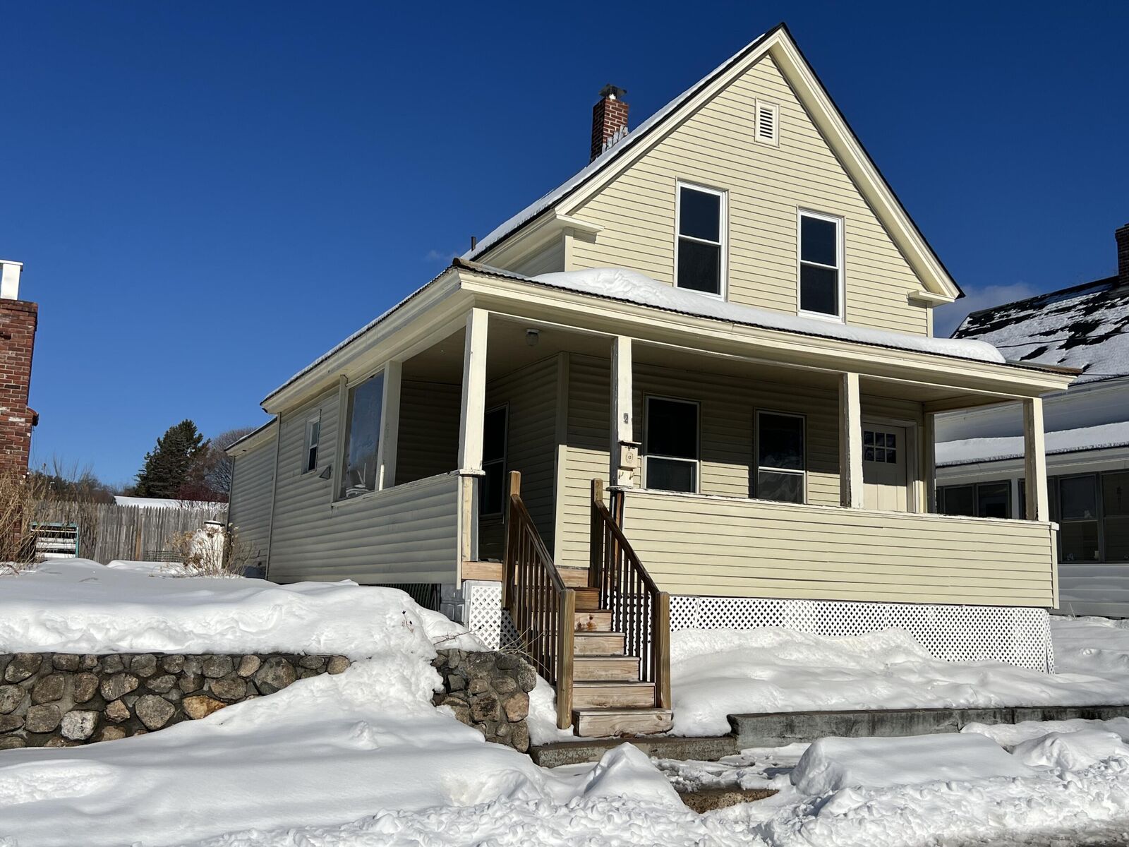 Property Photo:  2 Moulton Court  ME 04073 