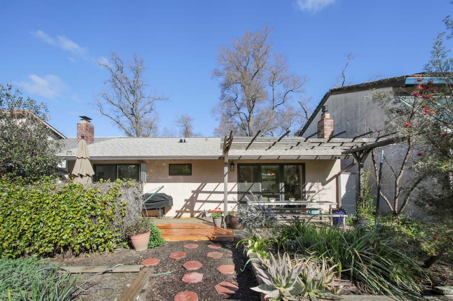 Property Photo:  2318 Elendil Lane  CA 95616 