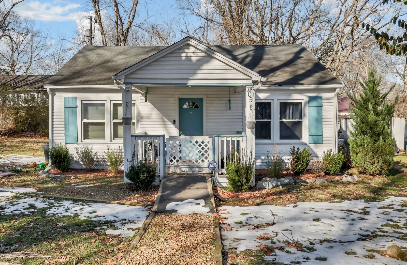 Property Photo: 705 Williams Ln TN 37040