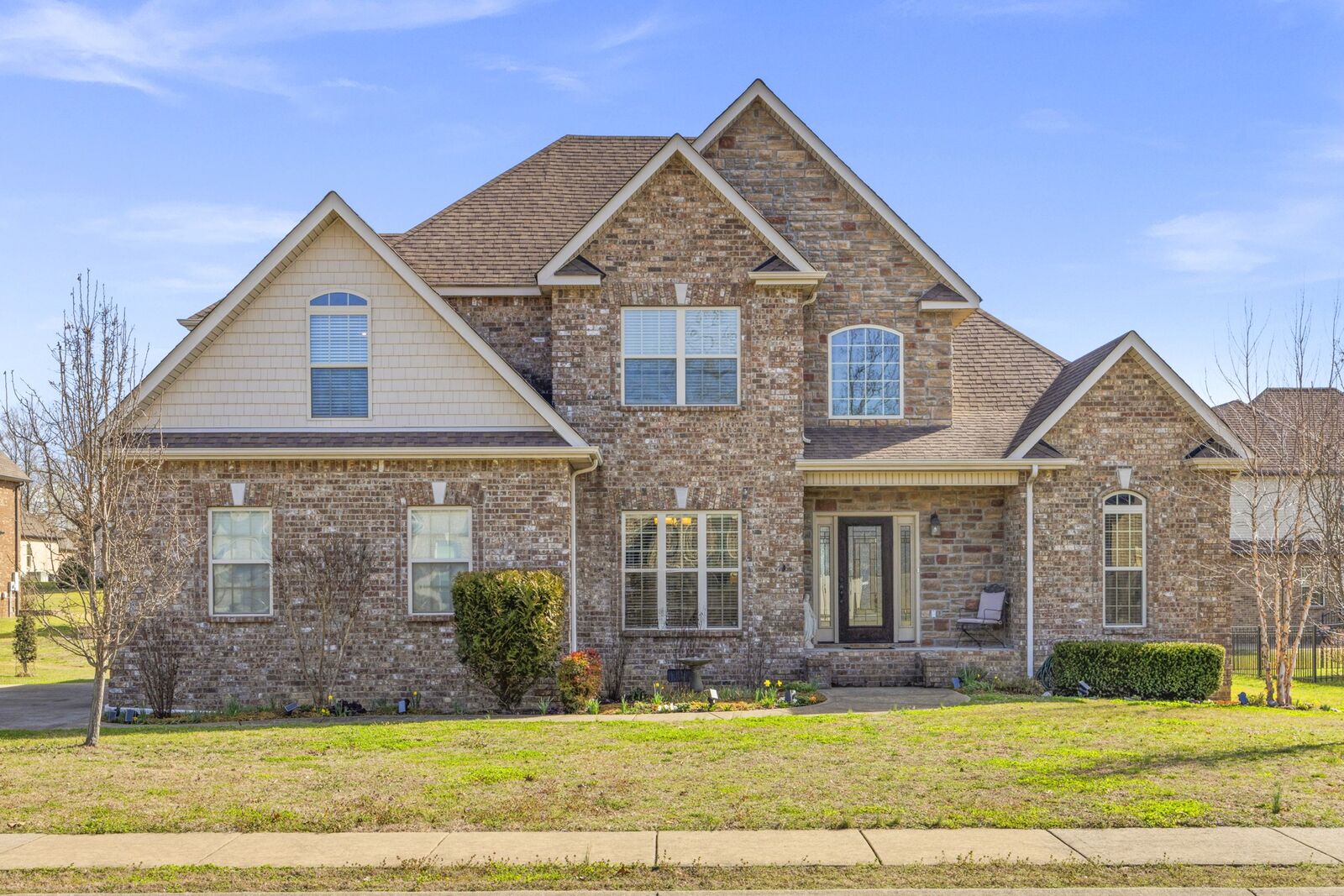 Property Photo:  528 Piccadilly Dr  TN 37128 