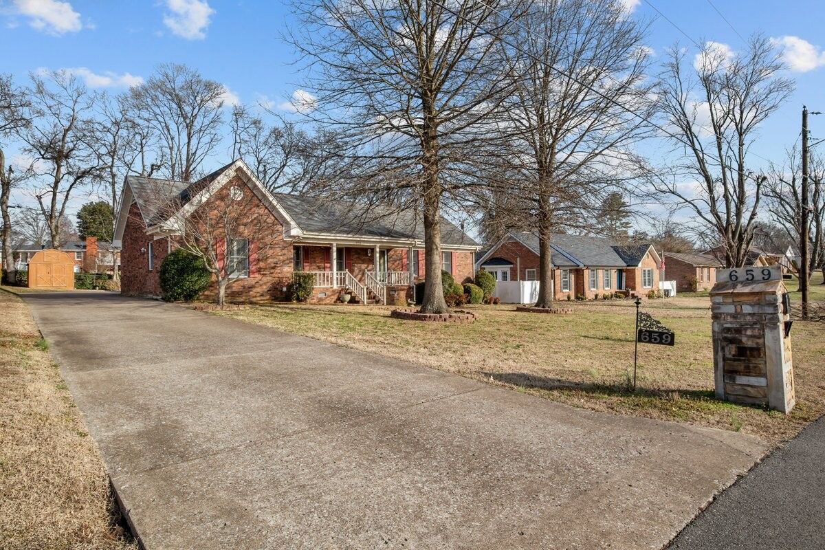 Property Photo:  659 Davis Dr  TN 37066 