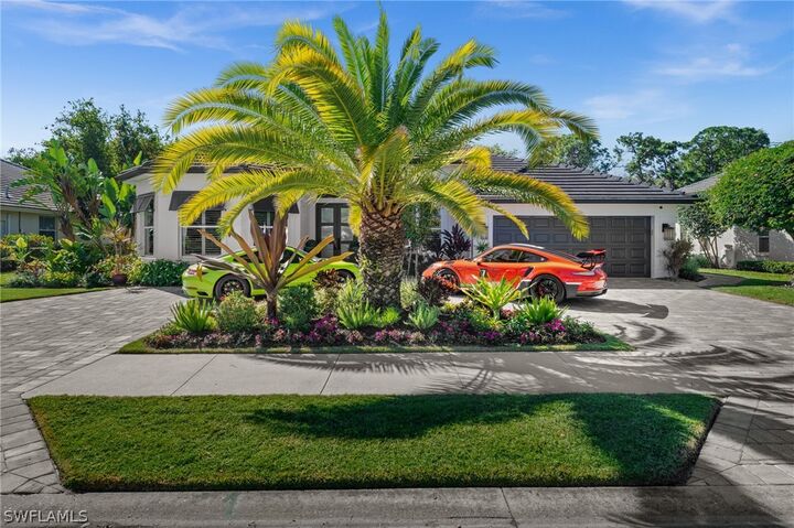 Property Photo:  985 Spanish Moss Trail  FL 34108 