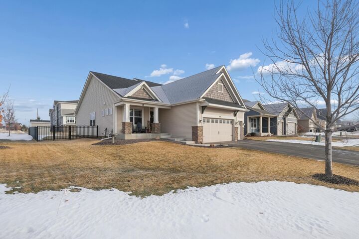 Property Photo:  1360 Chestnut Circle  MN 55315 