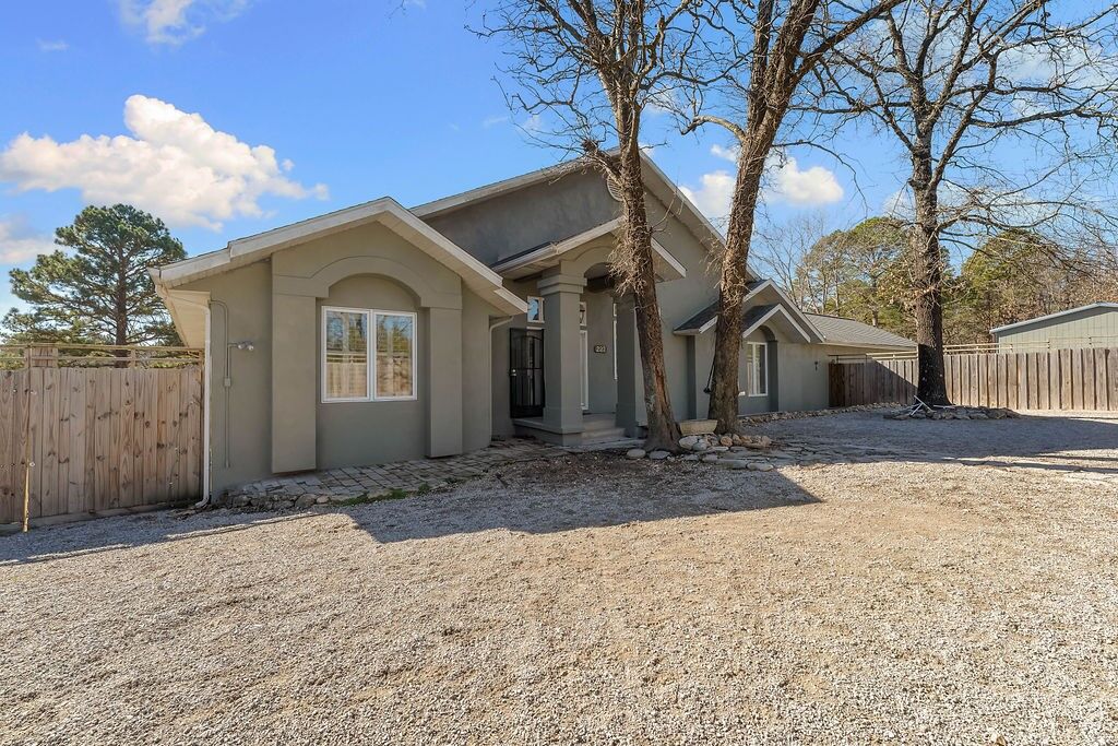 Property Photo:  227 County Road 3321  AR 72632 