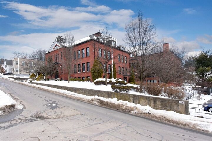 Property Photo:  28 Adams St 304  MA 01604 