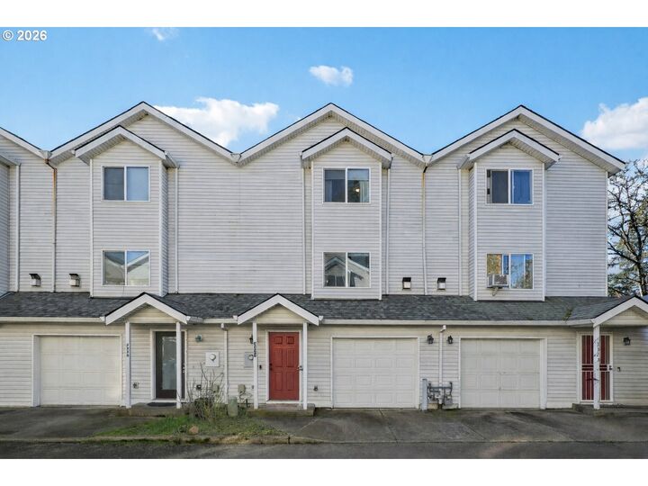 Property Photo: 2327 SE Lee Ln OR 97233