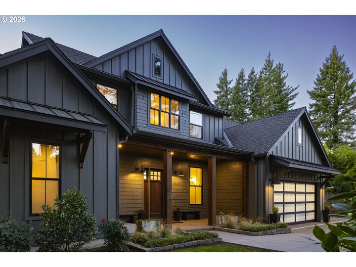 Property Photo:  2065 SW 75th Ave  OR 97225 