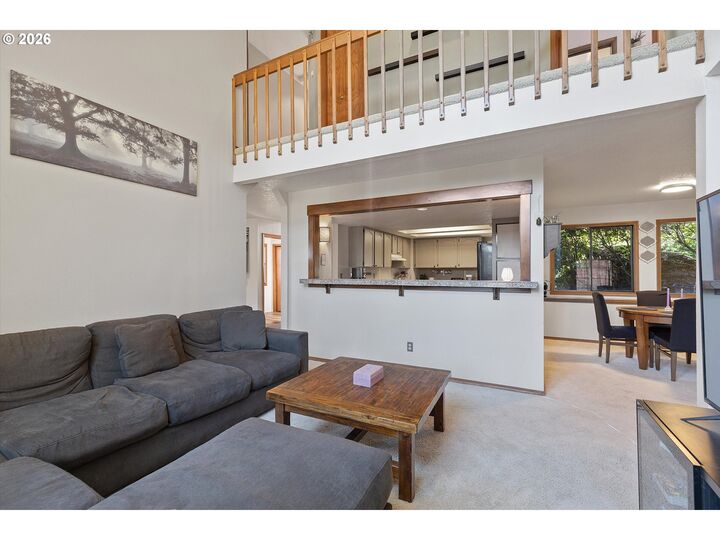 Property Photo: 7655 Ridgewood Dr OR 97027