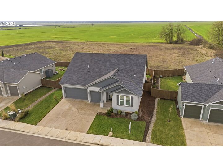 Property Photo:  1429 Gladiola Dr  OR 97448 