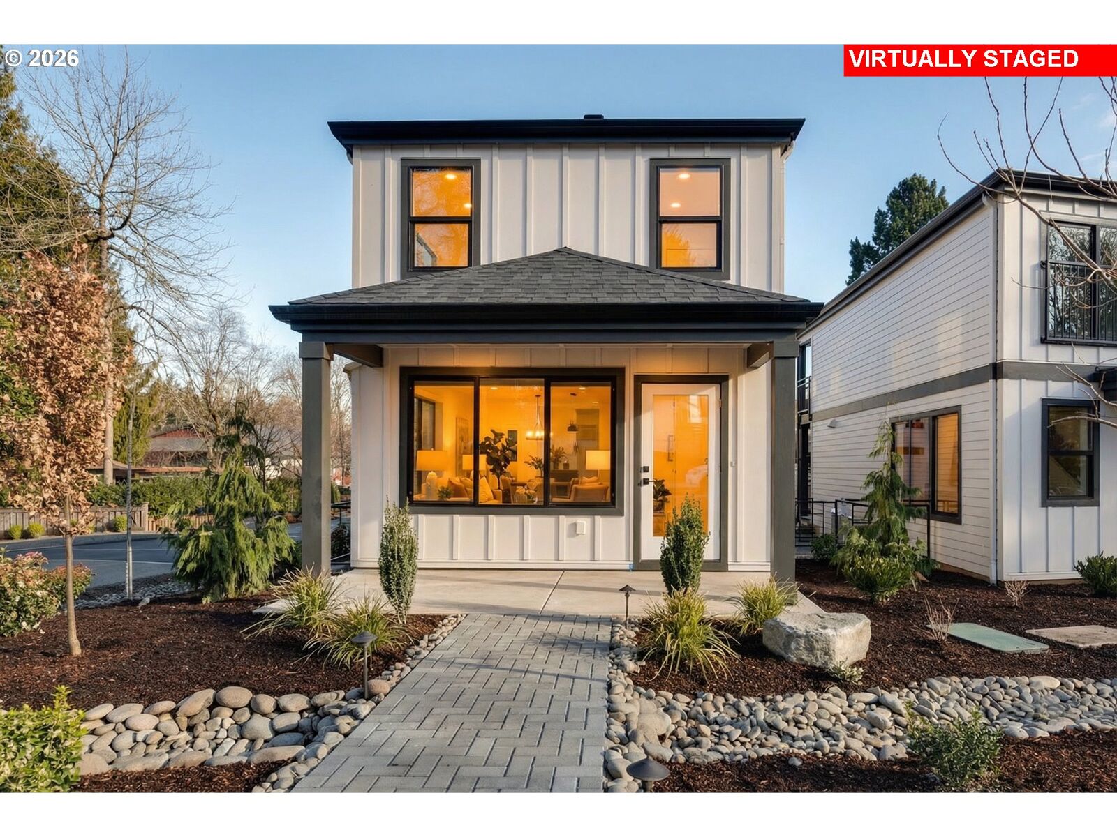 Property Photo:  815 3rd St  OR 97034 