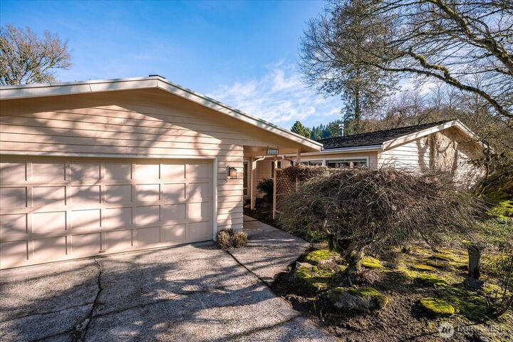 Property Photo: 9506 Valhalla Way WA 98011