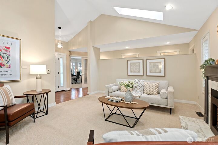 Property Photo:  975 NW Inneswood Place  WA 98027 