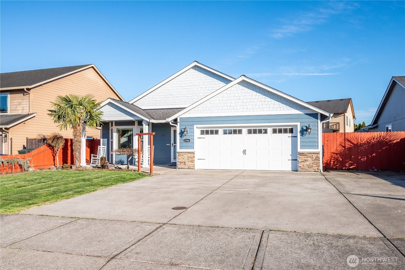 Property Photo: 2504 Redwood Avenue WA 98632