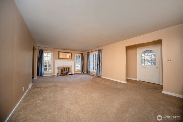 Property Photo:  108 E 10th Avenue  WA 98926 