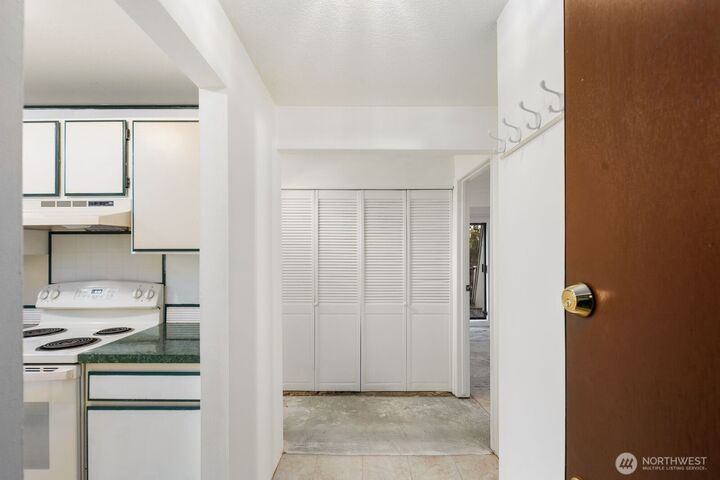 Property Photo:  1414  154th Avenue NE 4406  WA 98007 