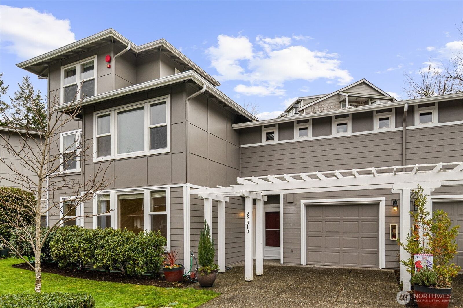 Property Photo: 22519 SE 38th Terrace 1423 WA 98029