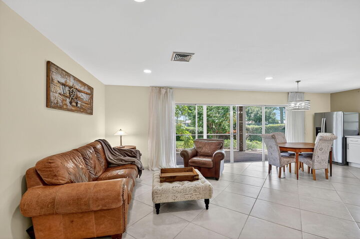 Property Photo: 324 Orange Tree Drive 5 FL 33462