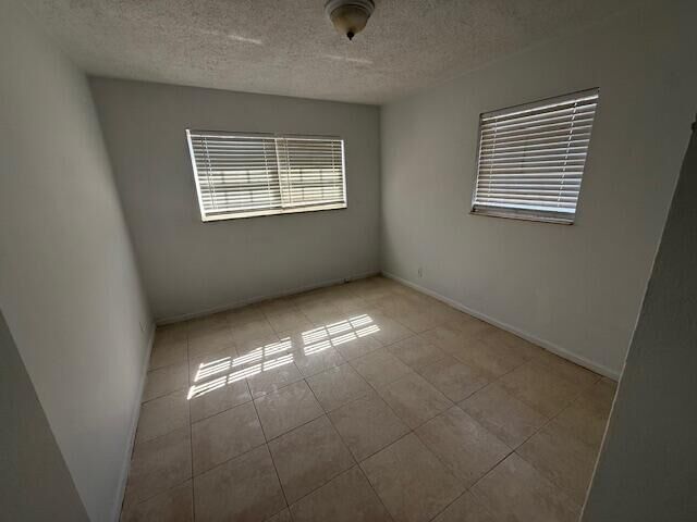Property Photo: 635 NW 5th Street FL 33435
