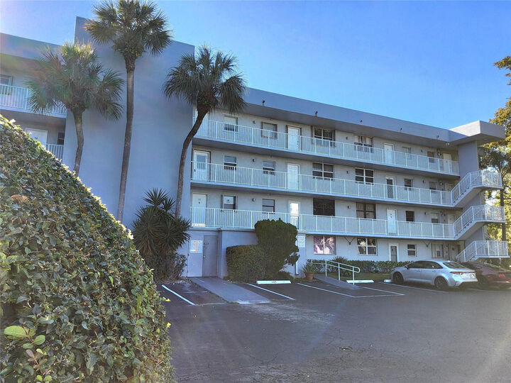 Property Photo:  112 Royal Park Drive 4F  FL 33309 