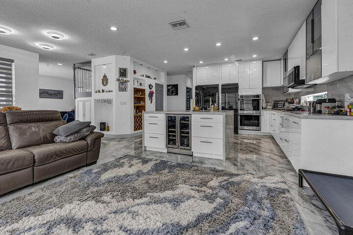 Property Photo:  15643 Messina Isle Court  FL 33446 