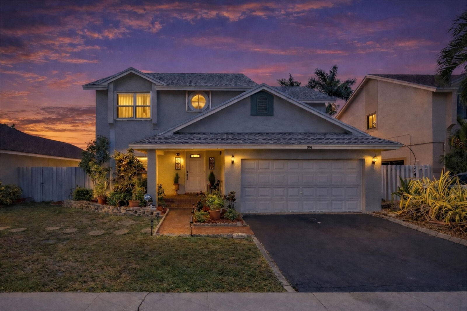 Property Photo: 961 SW 98th Avenue FL 33025