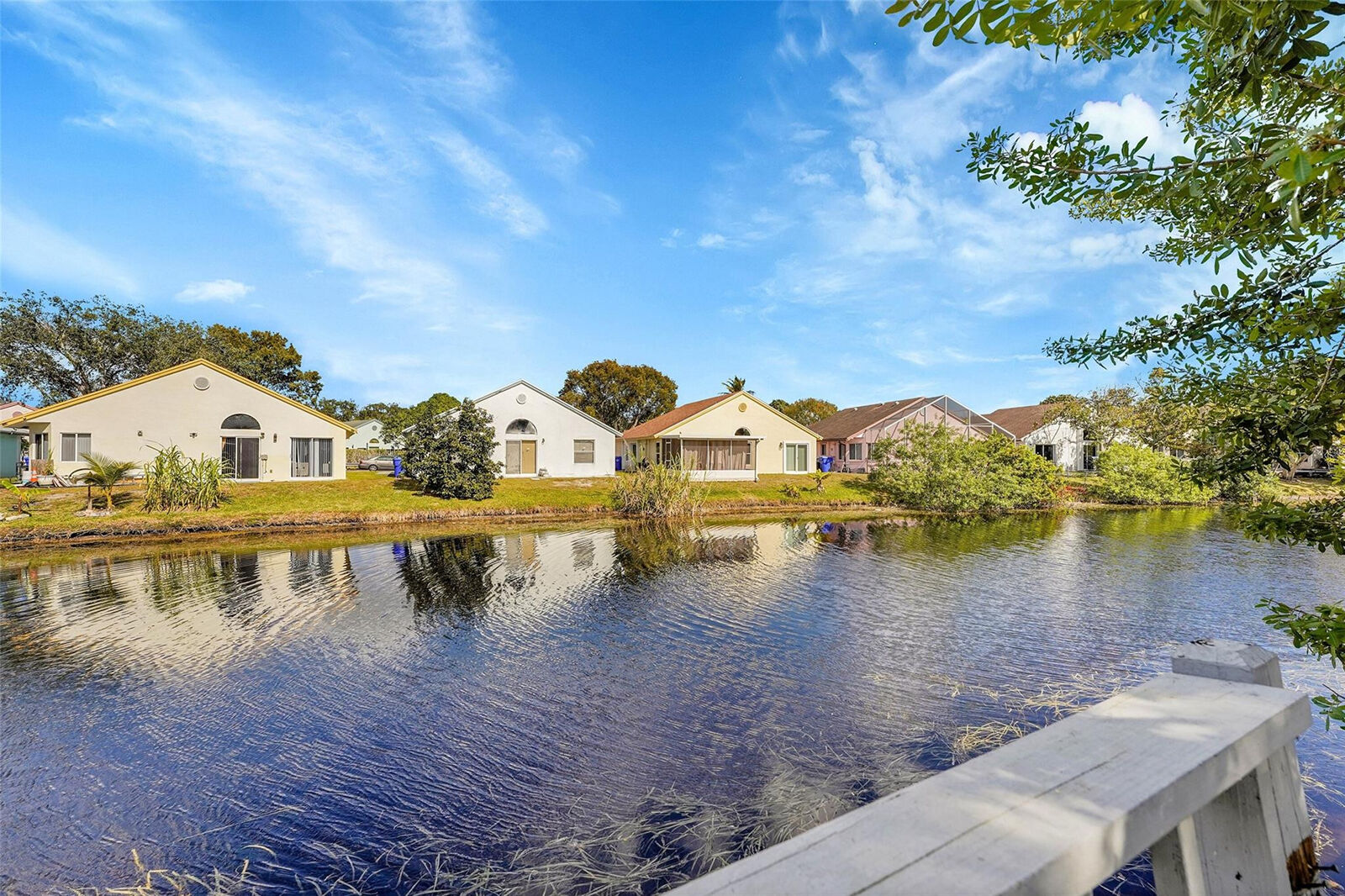 Property Photo: 1237 Seaview 1237 FL 33068