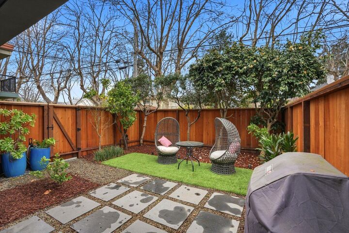 Property Photo:  633 Highland Avenue 1  CA 94401 