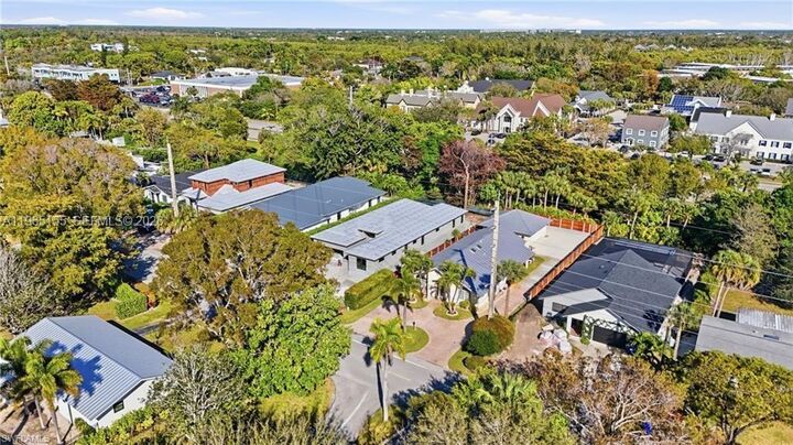 Property Photo:  1050 13th St N  FL 34102 