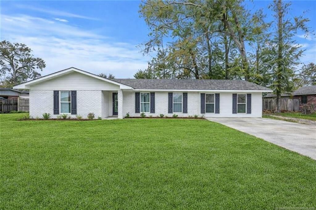 Property Photo:  1600 Anita Street  LA 70663 