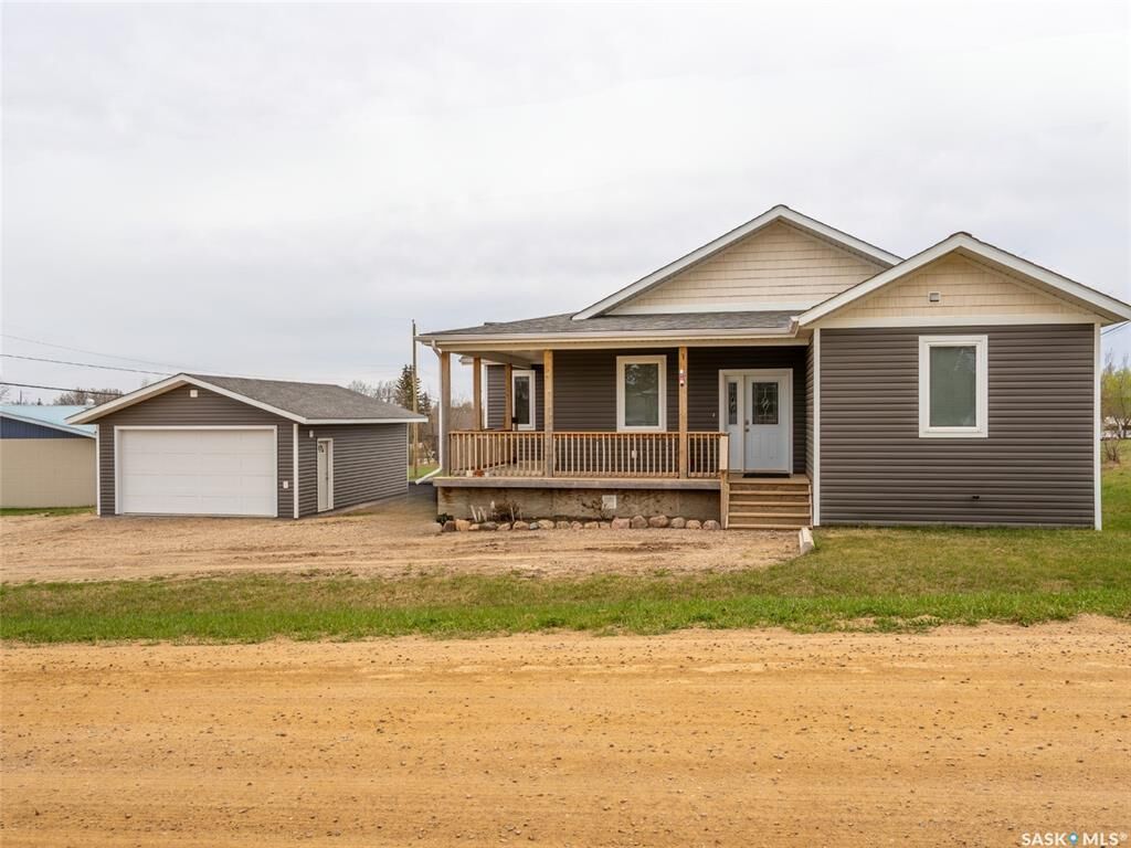 Property Photo:  190 1st Street W  SK S0M 2K0 