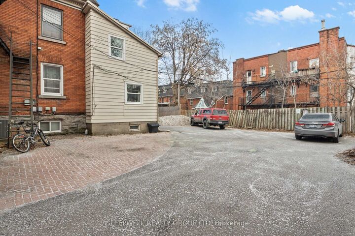 Property Photo: 455-457 Somerset Street W ON K1R 5J7