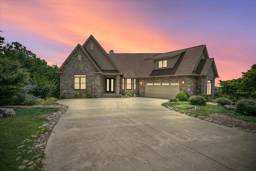 Property Photo:  61 Bluff View Ct.  TN 38558 