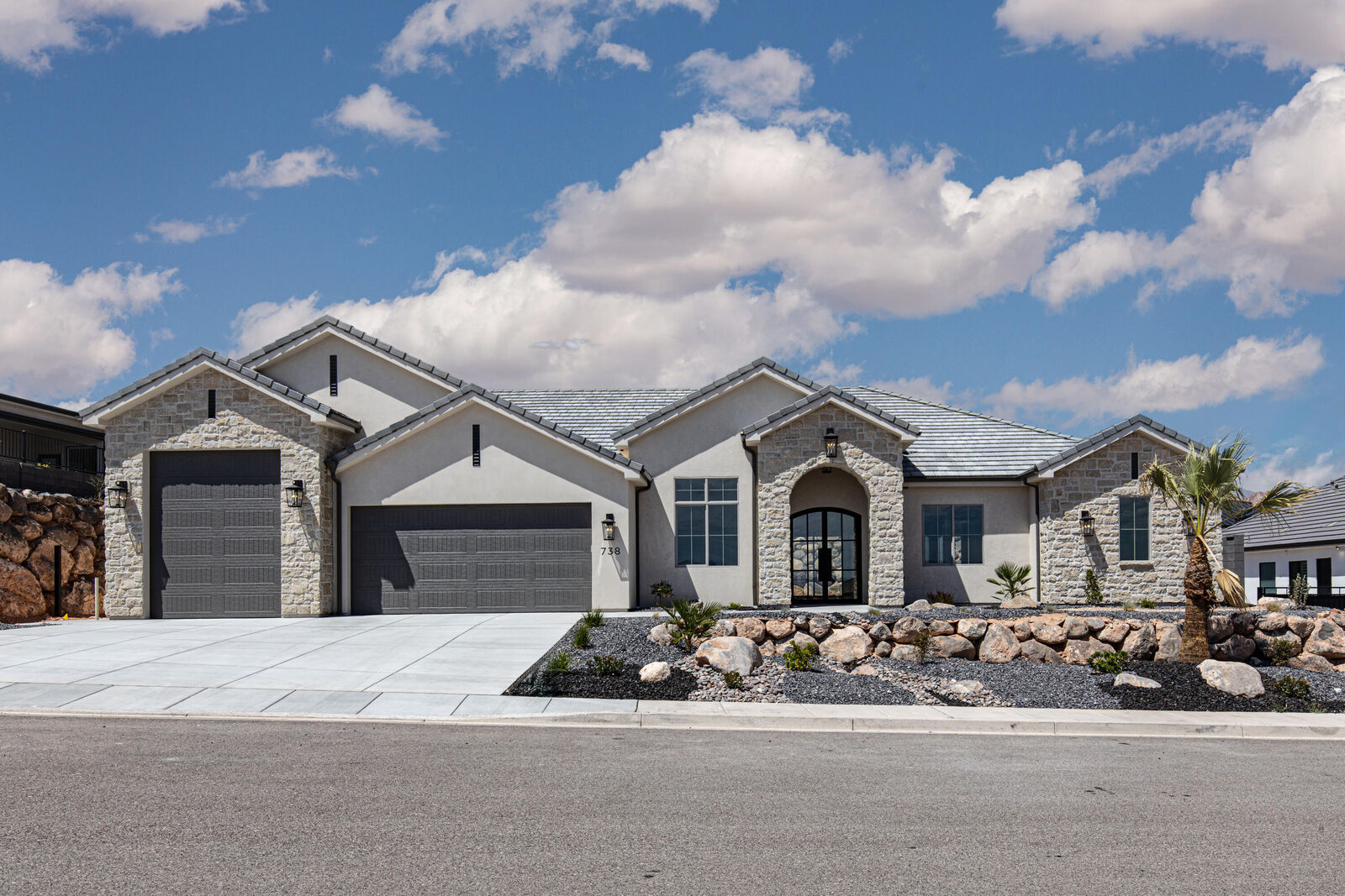 Property Photo:  738 W Sunny Ledge Dr  UT 84780 