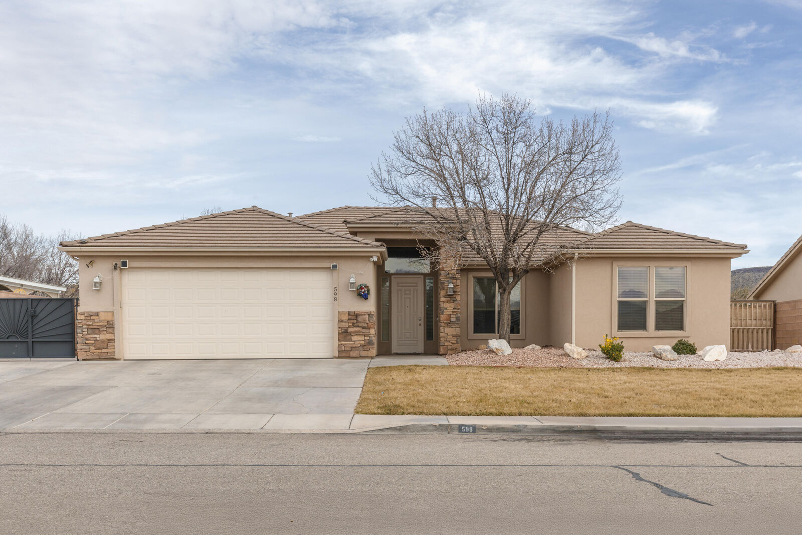 Property Photo:  598 N 1620 W  UT 84770 