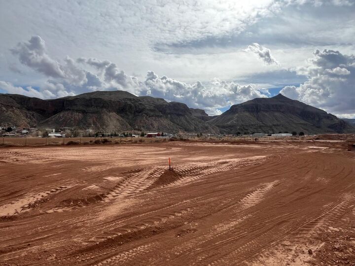 Property Photo:  1915 S 920 W  UT 84737 